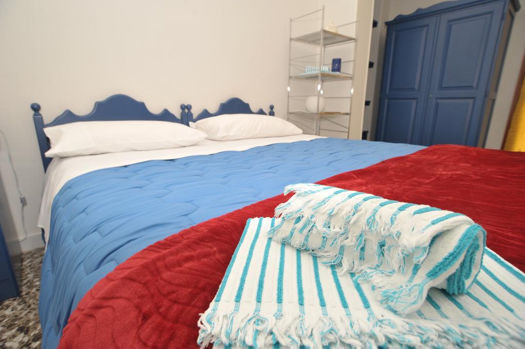 Le Tre Civette Bed & Breakfast Lecce Dış mekan fotoğraf
